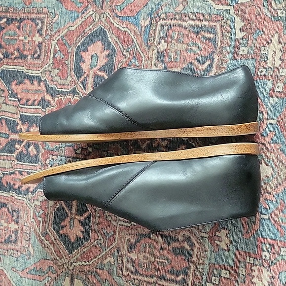 1. State Monte Blanc Sandal - Picture 4 of 8